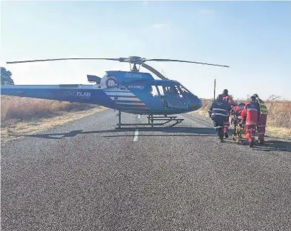  ?? ER24 EMS ?? Paramedics at the scene of the accident in South Africa in which Sharon Davies, from Mountain Ash, died