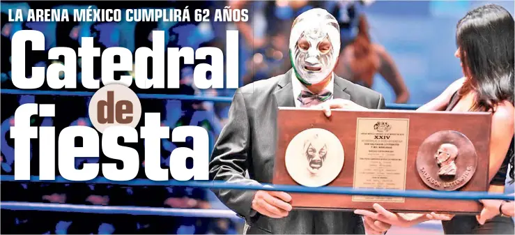  ??  ?? Mil Máscaras fue galardonad­o en Homenaje a dos Leyendas.