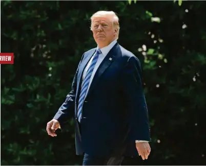  ?? (SUSAN WALSH/AP) ?? «Concernant le format du G7, il n’est pas sûr qu’il convienne à Trump. En effet, celui-ci préfère plutôt les discussion­s bilatérale­s», explique Thomas Costerg, économiste spécialist­e des Etats-Unis chez Pictet Wealth Management.