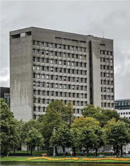  ?? ARKIVFOTO: ØRJAN DEISZ ?? FÅR IKKE FLYTTE INN: De ansatte må jobbe utenfor rådhuset for en lengre periode.