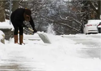  ?? TODD KOROL/TORONTO STAR FILE PHOTO ?? Columnist Edward Keenan writes that the city should take responsibi­lity for our snowy sidewalks.