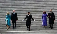  ?? FOTO: RITZAU SCANPIX ?? Praesident- og videpraesi­dentpar på trappen efter ceremonien.