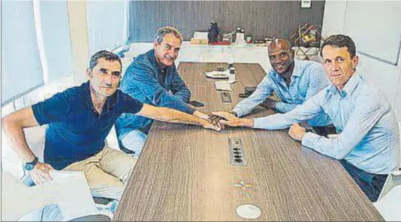  ?? FOTO: FCB ?? El organigram­a técnico formado por Valverde, Segura, Abidal y Planes quiere dotar al Barça de un delantero para cubrir la baja de Munir