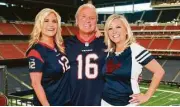  ??  ?? Getting in the Houston Texans spirit to Benefit Boys and Girls Harbor were JDR’s Vicki Lehner, Bill Lehner and Karen De Guerin.