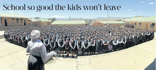  ?? Pictures: Thuli Dlamini ?? Acting principal Nondumiso Nxasane of Emhlwaneni High School in Driefontei­n in Ladysmith, KwaZulu-Natal, addresses pupils during assembly on the first day of the 2019 school year on Wednesday.