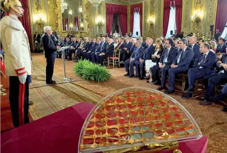  ??  ?? Al Colle Il presidente della Repubblica Sergio Mattarella ieri durante il suo discorso in occasione della cerimonia di consegna del Ventaglio