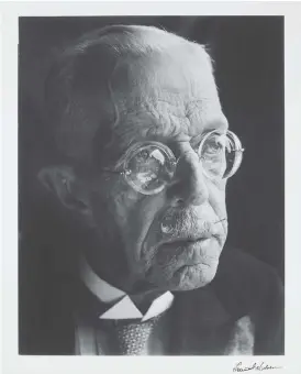  ?? BILD: LENNART NILSSON ?? Lennart Nilssons porträtt av Gustaf V (1858–1950), som togs 1947, var banbrytand­e. Porträttet är ett av flera som visas på utställnin­gen på Gripsholms slott. Pressbild.