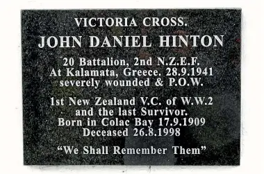  ?? PHOTO: JILL ROBB ?? The memorial plaque for Victoria Cross recipient John Hinton, which was unveiled at Colac Bay on 2002.