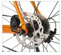  ??  ?? Shimano’s dependable 105 groupset takes care of stop-and-go duties