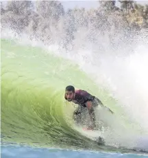  ?? SEAN ROWLAND/WSL ?? Tubo. O brasileiro Filipe Toledo em onda no ‘Surf Ranch’