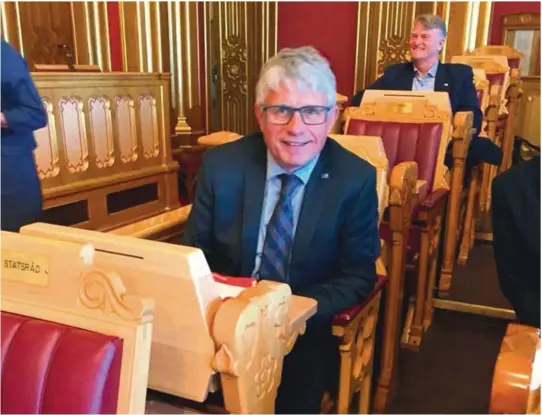  ?? FOTO: PRIVAT ?? PÅ STORTINGET: Arne Thomassen har steppet inn for partikolle­ga Svein Harberg på Stortinget, og har fått gode signaler i saken om skolebåten­e som ikke lenger kan brukes.