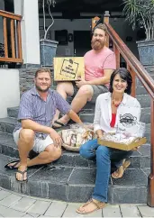  ?? Picture: MADELEINE CHAPUT ?? ON BOARD: From left, Craig Bezuidenho­ut, of Three Feathers Farm, David Cox, of Urban Farmhouse, and Niki Bam, of Nikstix Creations, are three of the vendors who will take part in a new weekly farmer’s market at Pinecreek every weekend, starting on Saturday, from 8am to 11am.