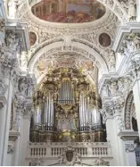  ?? Photo by BÜM TENORIO JR. ?? Inside St. Stephen’s Cathedral in Passau, Germany is one of the largest pipe organs in the world.