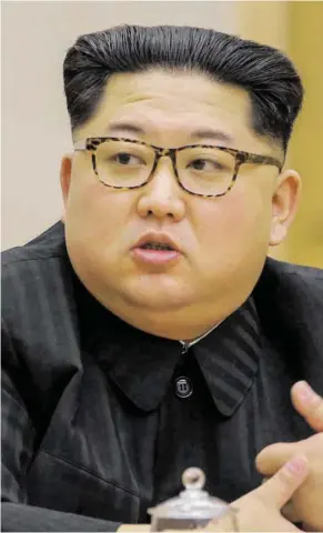  ?? BILD: SN/AP ?? Nordkoreas Machthaber Kim Jong Un überrascht mit neuem Kurs.