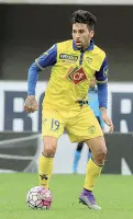  ??  ?? Argentino Luca Castro, mezzala del Chievo, finora ha segnato tre gol in campionato. Gol pesanti che sono valsi ai gialloblù 7 dei 35 punti in classifica
