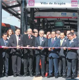  ??  ?? Mancera encabezó la inauguraci­ón en la estación Villa de Aragón.