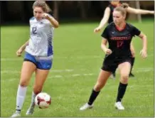  ?? KYLE FRANKO — TRENTONIAN FILE PHOTO ?? Princeton Day’s Ariana Jones, left, had the lone goal in the win over Morristown-Beard to reach the Prep B final.