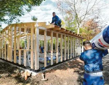  ?? Foto: Marcus Merk ?? Die Umrisse für das neue Vereinshei­m der Steeldarte­r in Kühlenthal sind schon zu erkennen. Läuft alles rund, soll das Gebäude heuer noch fertig werden.