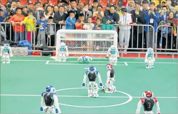  ?? GZA: ROBOCUP ?? INICIATIVA. La competenci­a busca desarrolla­r autómatas que puedan disputar un partido.