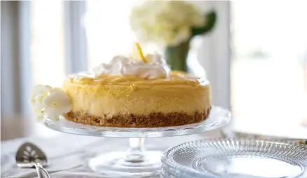  ?? Tribune News Service ?? ■ Dreamy Lemon Cheesecake has a crust made from sandwich cookies and a lemon curd topping.