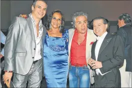  ??  ?? ALBUM. Di Doménico junto a su marido y el hoy ex juez Norberto Oyarbide. En la pasarela de Punta del Este junto a Susana Giménez. Lujo en uno de sus últimos desfiles, con Paula Chaves e Ingrid Grudke. Campillo, detenido hace unos días.