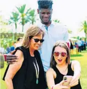  ?? ORLANDO MAGIC YOUTH FOUNDATION ?? Orlando Magic center Mo Bamba poses with party goers during last year’s event, which benefits the Orlando Magic Youth Foundation.