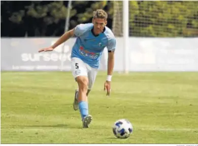  ?? RAFAEL GONZÁLEZ ?? Checa durante un partido en Santo Domingo.