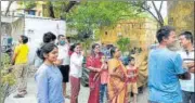  ?? ARVIND YADAV/HT PHOTO ?? Many people came out of their houses after the earthquake, near ■
Mandi House in New Delhi on Sunday.