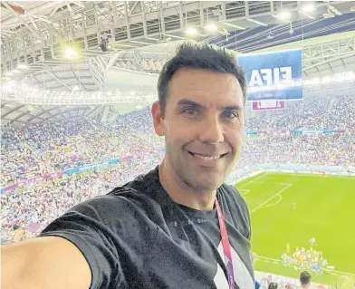  ?? /FOTOS CORTESÍA ZAMOGILNY ?? Damián durante la cobertura del mundial