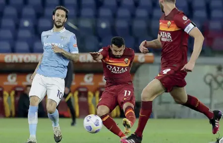  ??  ?? La «perla» Lo splendido sinistro da fuori area con cui lo spagnolo Pedro nel secondo tempo ha chiuso il match per la Roma