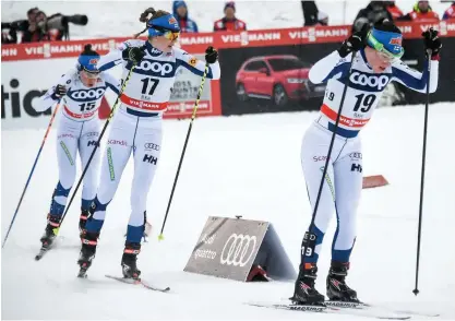  ?? FOTO: EPA/MARKKU OJALA ?? ■
Kerttu Niskanen, Laura Mononen och Krista Pärmäkoski är ute efter lite bättre placeringa­r i Lillehamme­r än i Ruka.