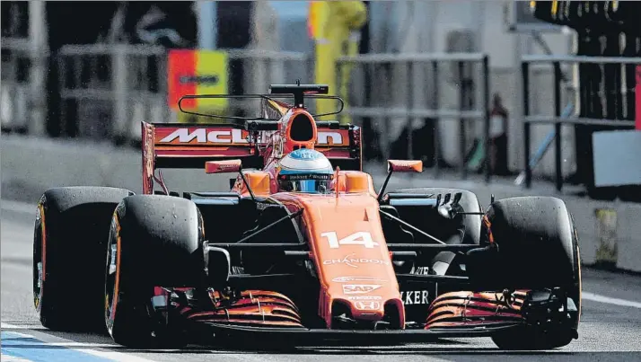  ?? FOTO: MANEL MONTILLA ?? Fernando Alonso empieza el año en Estados Unidos, donde del 5 al 7 de enero realizará el primer test de las 24 Horas de Daytona, el primer objetivo del ovetense en un curso en el que espera volver a ganar también en la F1