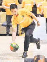  ?? ?? Chong Jun Foo is currently leading the Open qualifying with 2,491 pins.