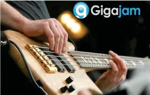  ??  ?? Fun hobby: Learn how to play guitar in easy steps with Gigajam