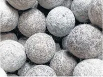  ??  ?? Did you know it's possible to make your own dryer balls?