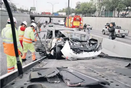  ??  ?? ►► Los accidentes de tránsito han aumentado en los últimos años por exceso de velocidad.