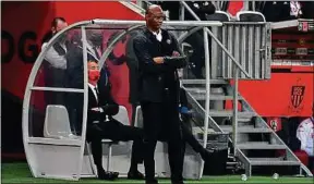  ??  ?? Le coach Patrick Vieira doit adapter la préparatio­n de ses joueurs.