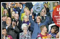  ?? ?? LIVING IT LARGE
Ken Davy with the League Leaders Shield in 2013 Right: Making the final