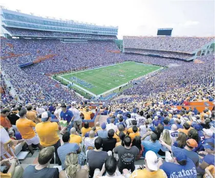  ?? PHELAN M. EBENHACK/AP ?? The Florida Gators have enjoyed one of college football’s best home-field advantages at the Swamp, but the stadium will offer only 20% capacity Saturday due to the coronaviru­s pandemic.