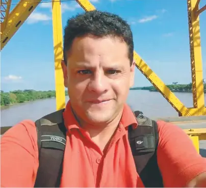  ?? / Cortesía ?? Oswaldo Muñoz trabajaba como mesero hace 20 años en Aguapanela­s Internacio­nal.