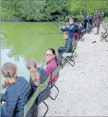  ??  ?? Pour le plaisir de la pêche