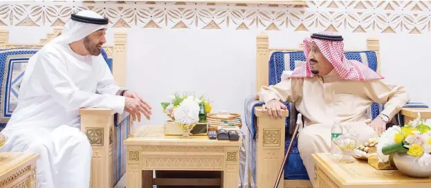  ??  ?? الملك سلمان بن عبدالعزيز مستعرضا مع الشيخ محمد بن زايد آل نهيان، العالقات األخوية في قصر العوجا أمس بالرياض.