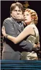  ?? Paul Kolnik ?? “BULLETS OVER
BROADWAY’S” Marin Mazzie, Zach Braff.