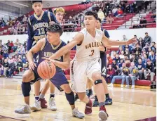  ?? JOURNAL FILE ?? Valley’s Anthony Chavez will team with Segun Oyeku to form one of the state’s best backcourts this season. The Vikings hope to improve on last season’s 15-11 record.