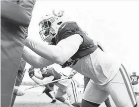  ?? PHOTO COURTESY OF THE INDIANAPOL­IS COLTS ?? Ron’Dell Carter participat­es in a drill during an Indianapol­is Colts’ practice in October.