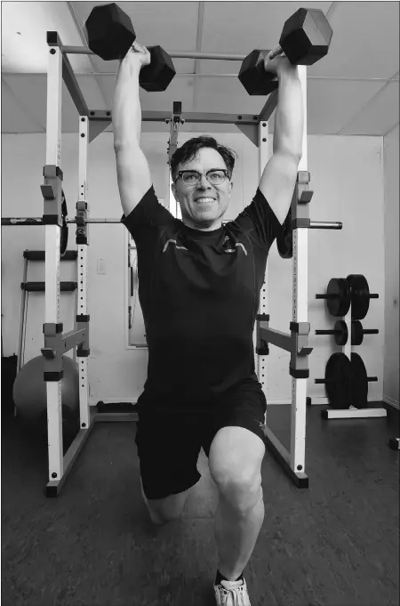  ?? Photos: Walt er Tychnow
icz, the Journal ?? A lunge workout: University of Alberta professor Timothy Caulfield says the benefits
of exercise such as yoga and running are overrated …