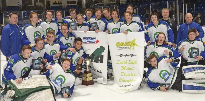  ?? STEVEN MAH/SOUTHWEST BOOSTER ?? Above: The Swift Current Abbey Resources Midget AA Broncos celebrated a provincial title with a 47-1 record this season. Below: Goaltender Brad Nyen (right) had a .986 save percentage over the final two games.