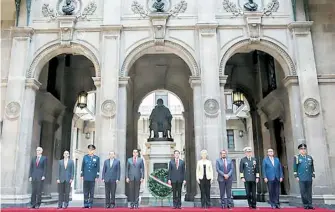  ?? CORTESÍA ?? Enrique Peña Nieto conmemoró el 212 Aniversari­o del Natalicio de Benito Pablo Juárez García, el “Benemérito de las Américas” en el Palacio Nacional/