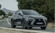  ?? ?? Feltet af nyheder omfatter også den høje og helt nye Lexus NX. Foto: Lexus