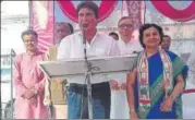  ??  ?? ▪ Raj Babbar addressing a public meeting in Gorakhpur on Monday.